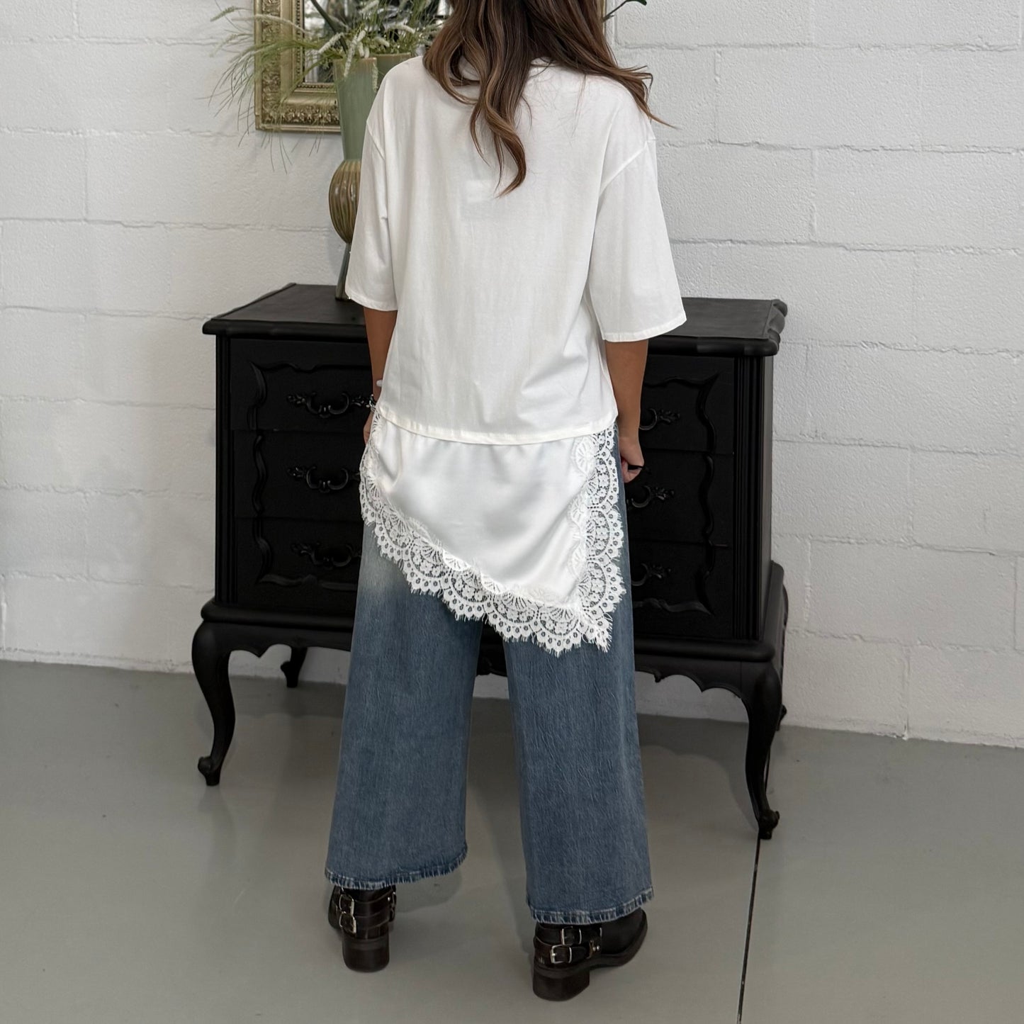 T-shirt con pizzo MUST HAVE