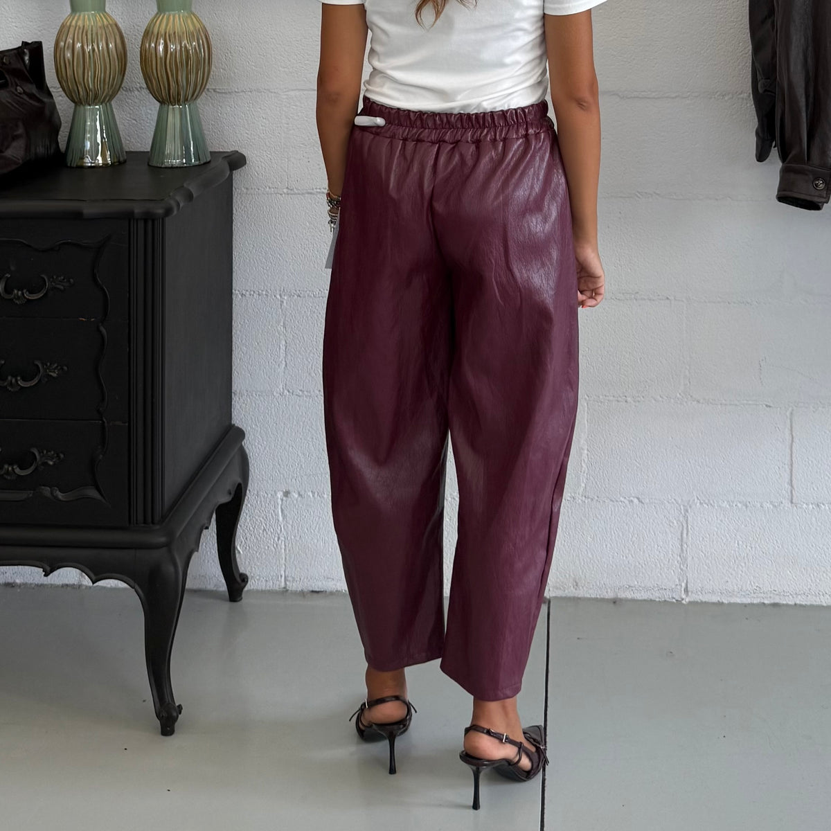 Pantalone Barrel in ecopelle Bordeaux