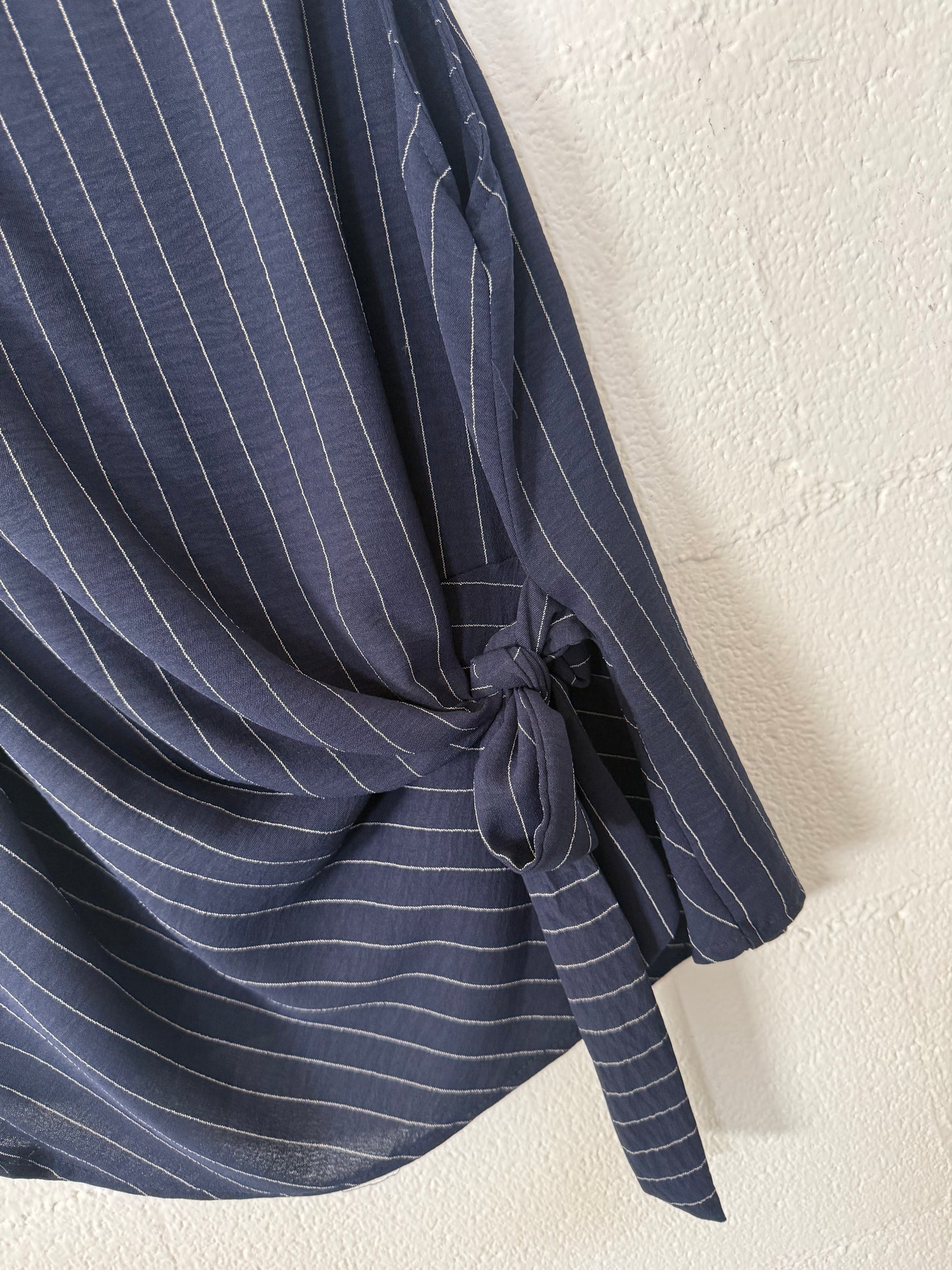 Camicia Smanicata Gessata con fiocco