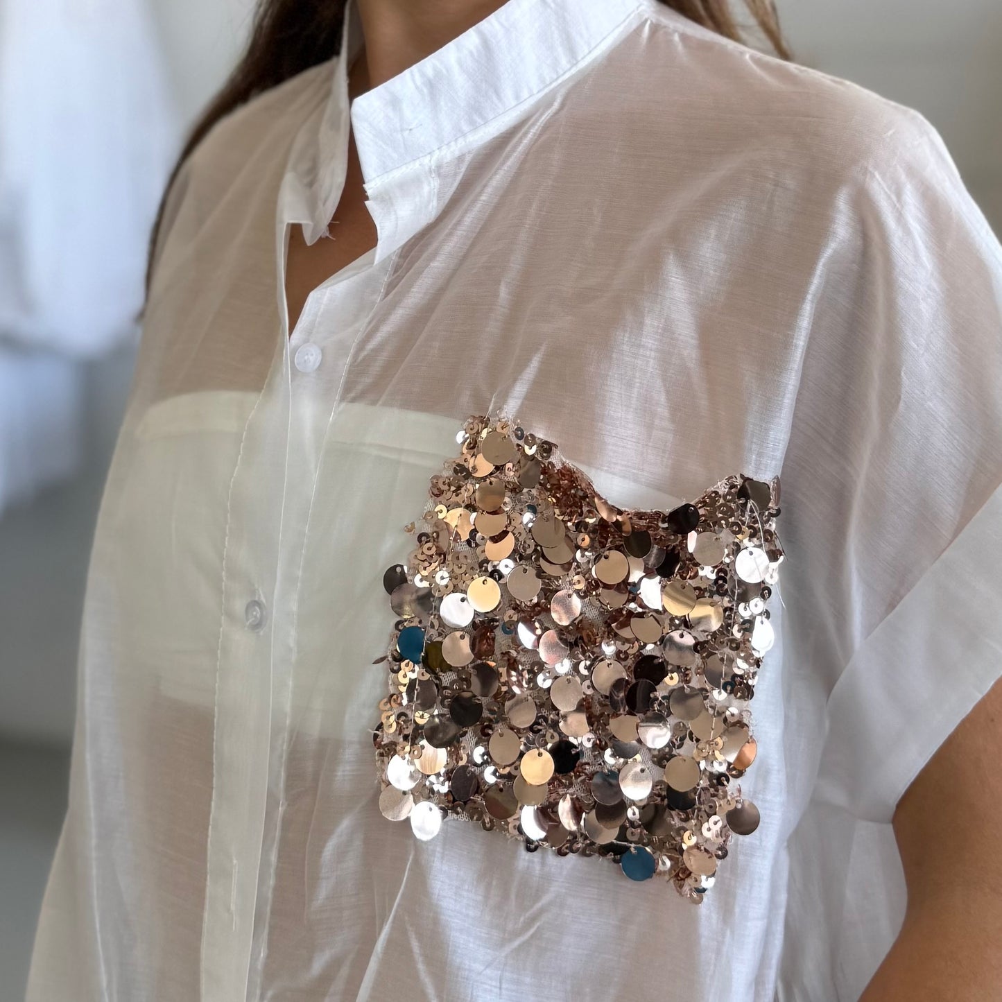 Camicia con taschino in paillettes MUST HAVE