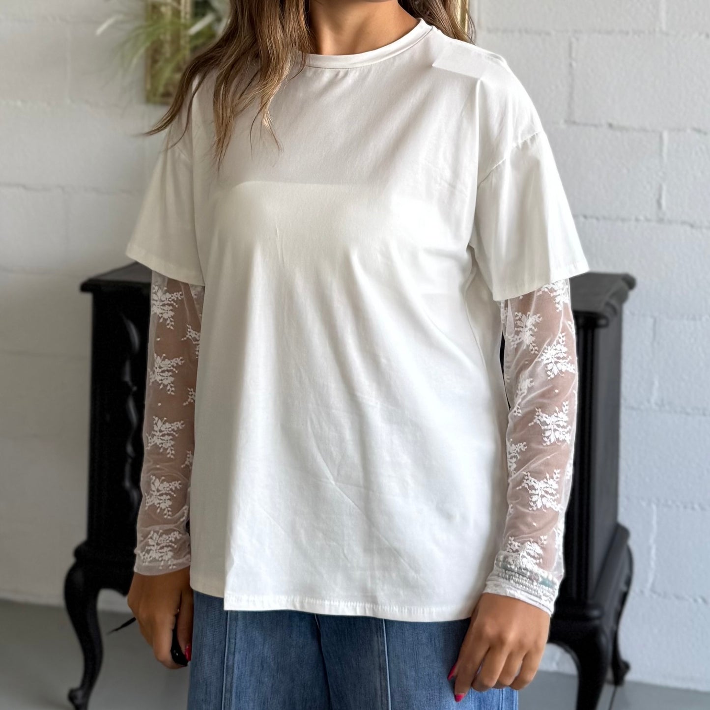 T-shirt con maniche lunghe in pizzo