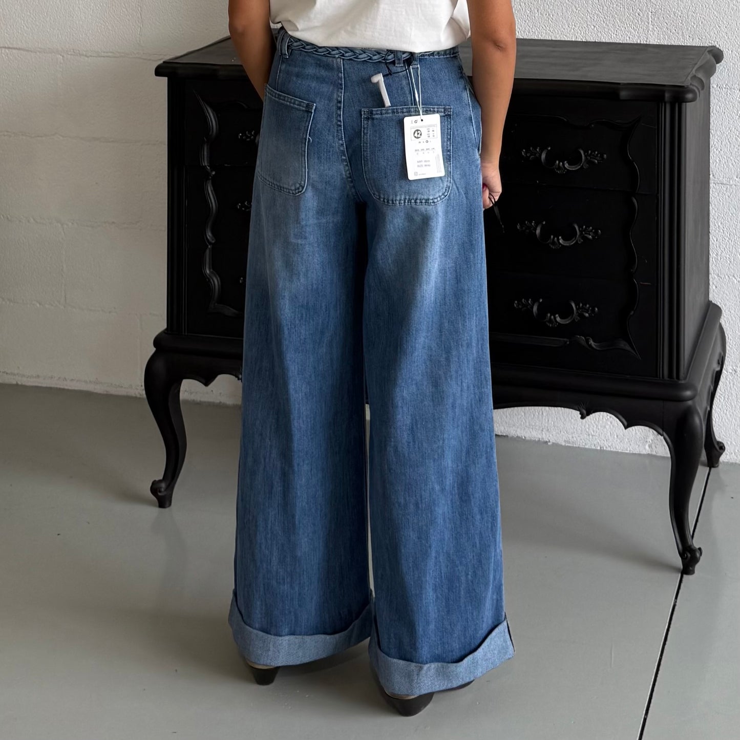 Jeans Demi con cintura in regalo