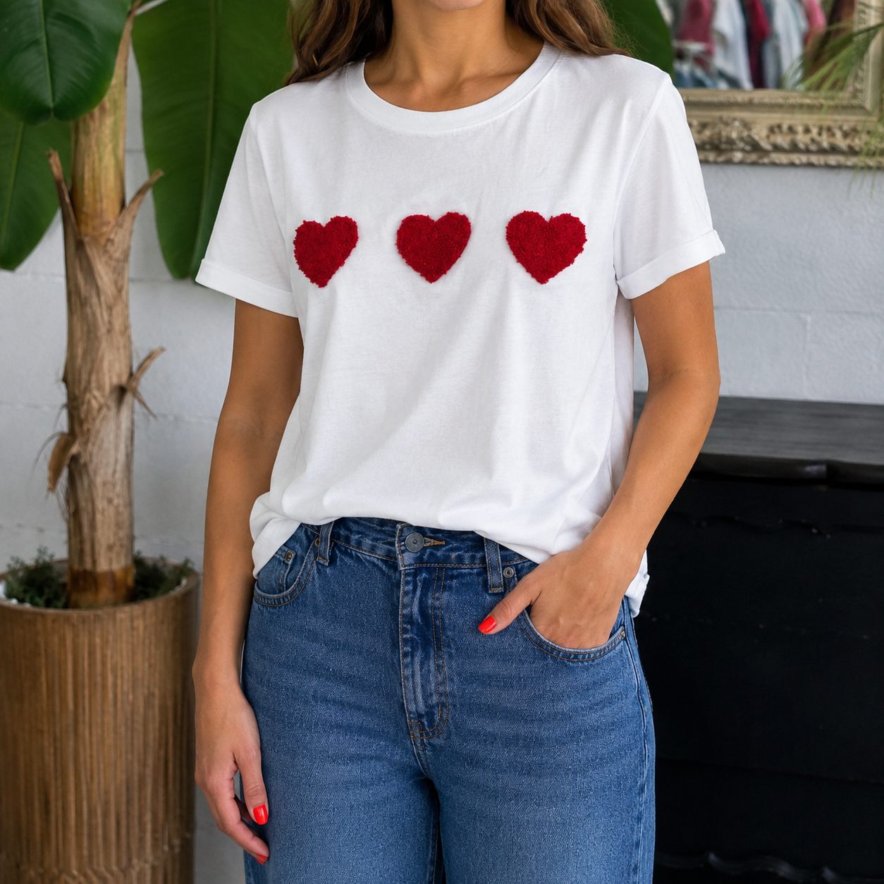 T-shirt cuori ricamati