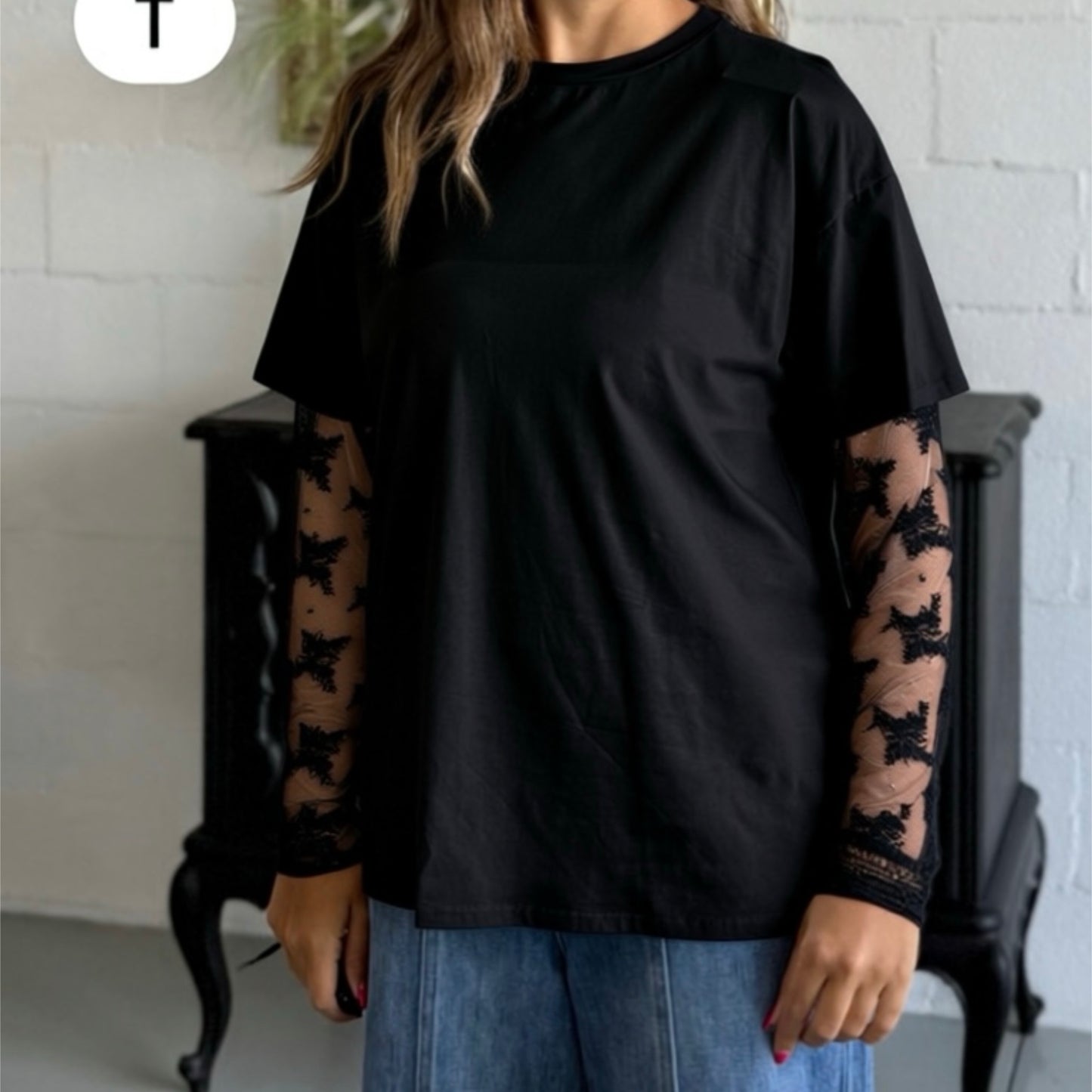 T-shirt con maniche lunghe in pizzo