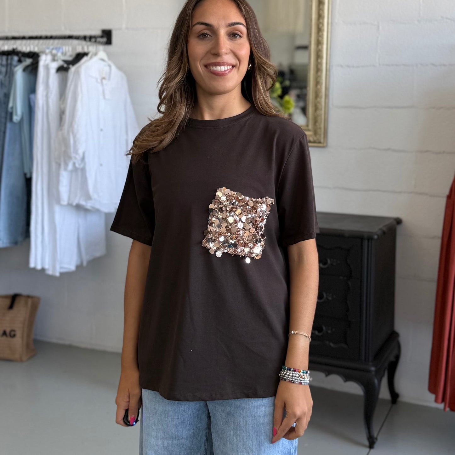 T-shirt con taschino Paillettes MUST HAVE