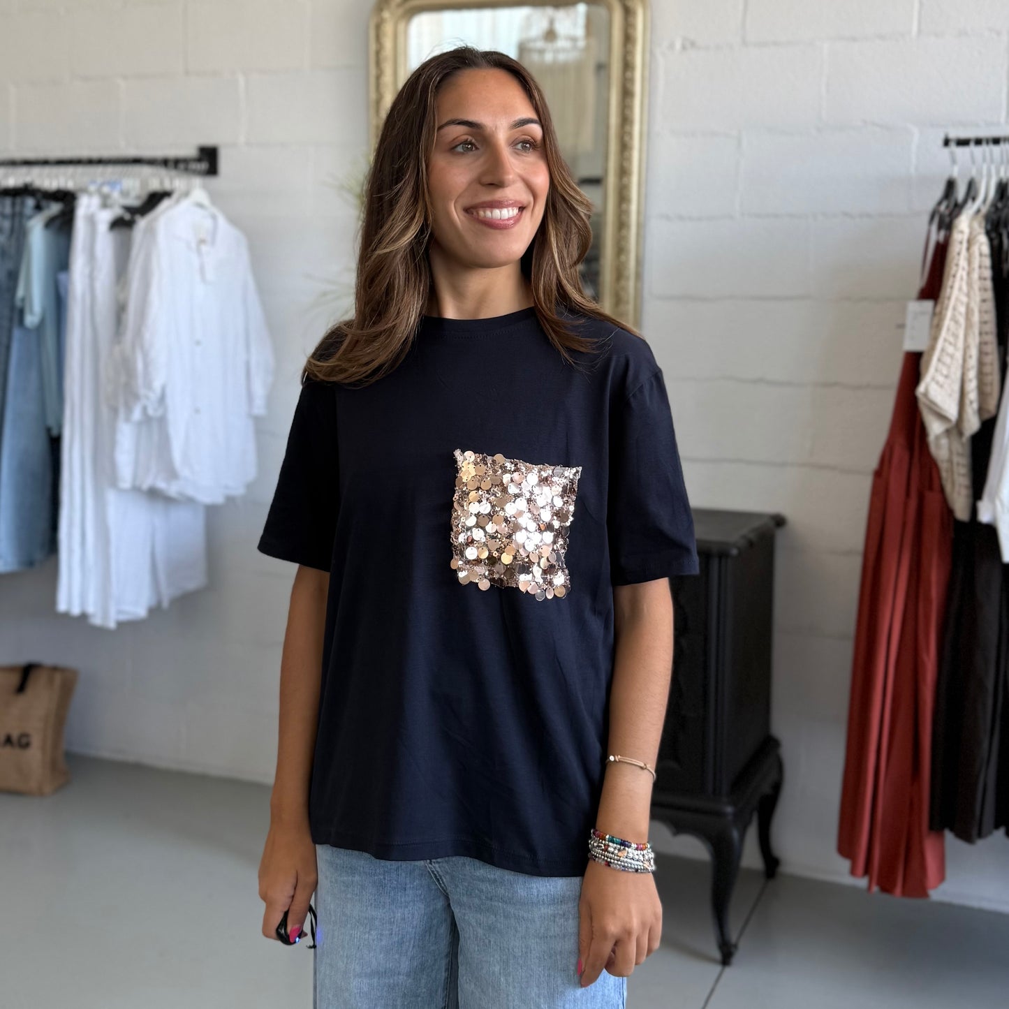 T-shirt con taschino Paillettes MUST HAVE