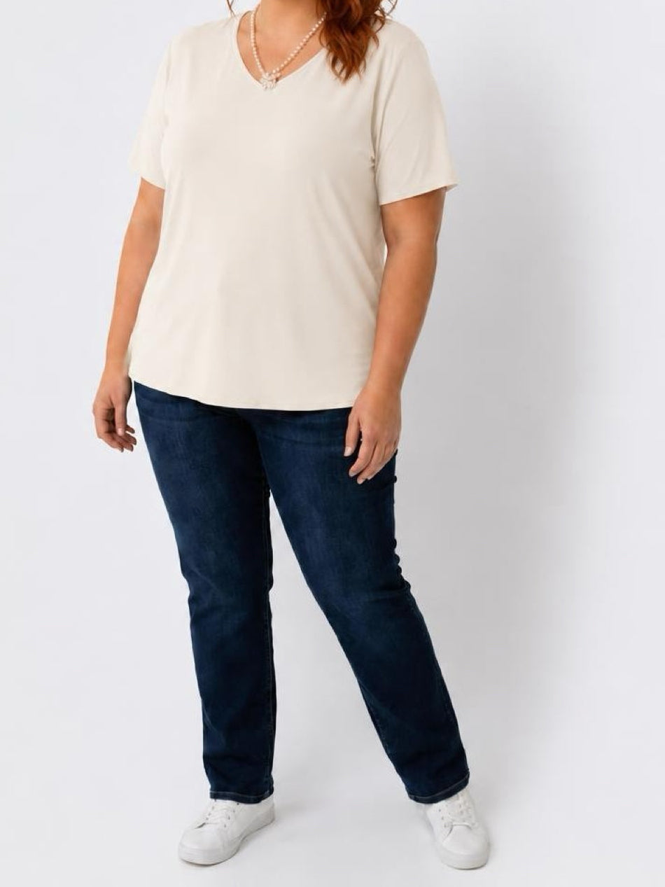 T-shirt in microfibra con collana di perle